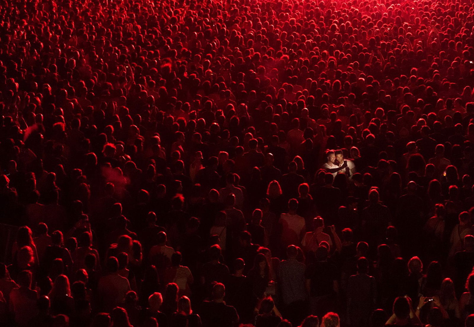 Top tips for photographers - color photograph of a crowd at a concert in Pula, Croatia by Jelena Jankovic