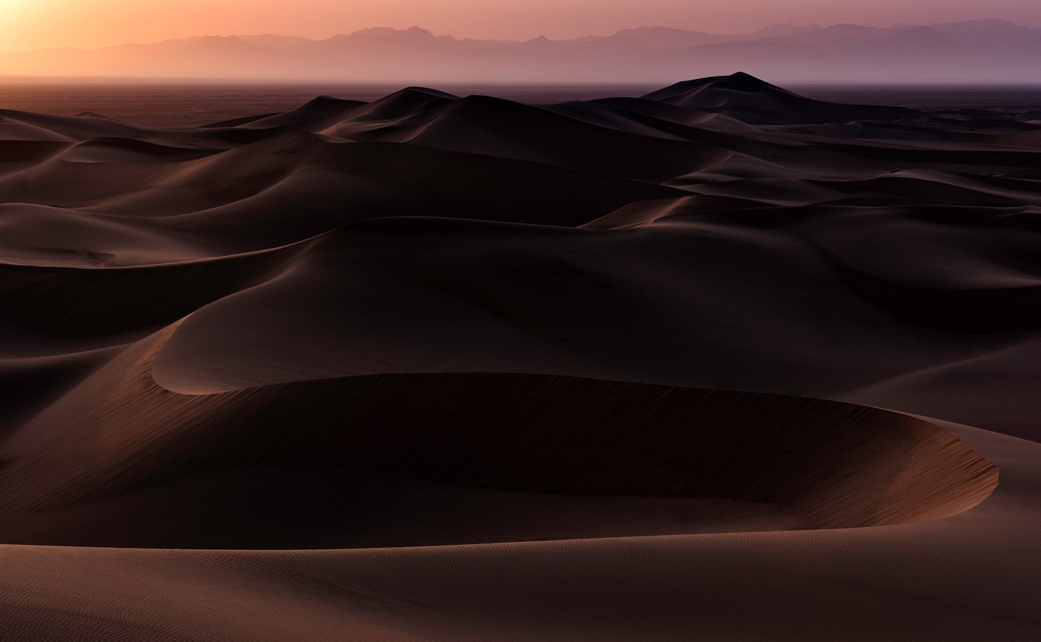 Landscape Photography, deserts around Yazd in central Iran, with Nikon D810 70-200mm f/2.8 lens