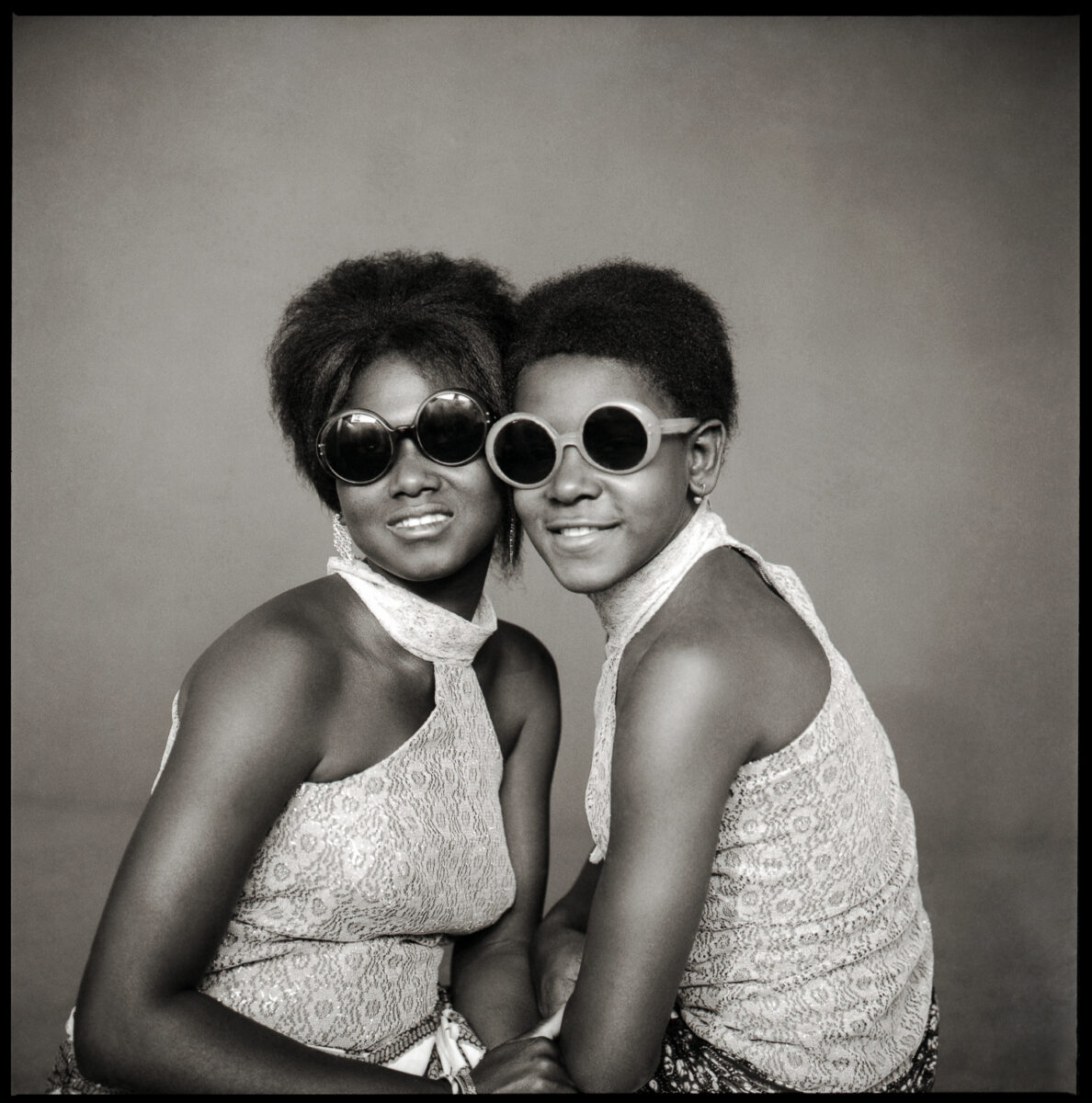 Abdourahmane Sakaly - Two girls in sunglasses, Mali