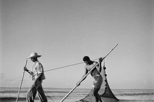 Black and white portrait photograph of Brazilian fishermen by Marcel Gautherot