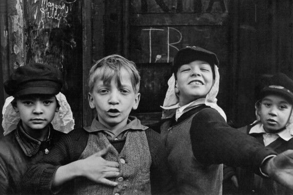 Black and White street photography by Helen Levitt, young boys. Best street photographers of all time.