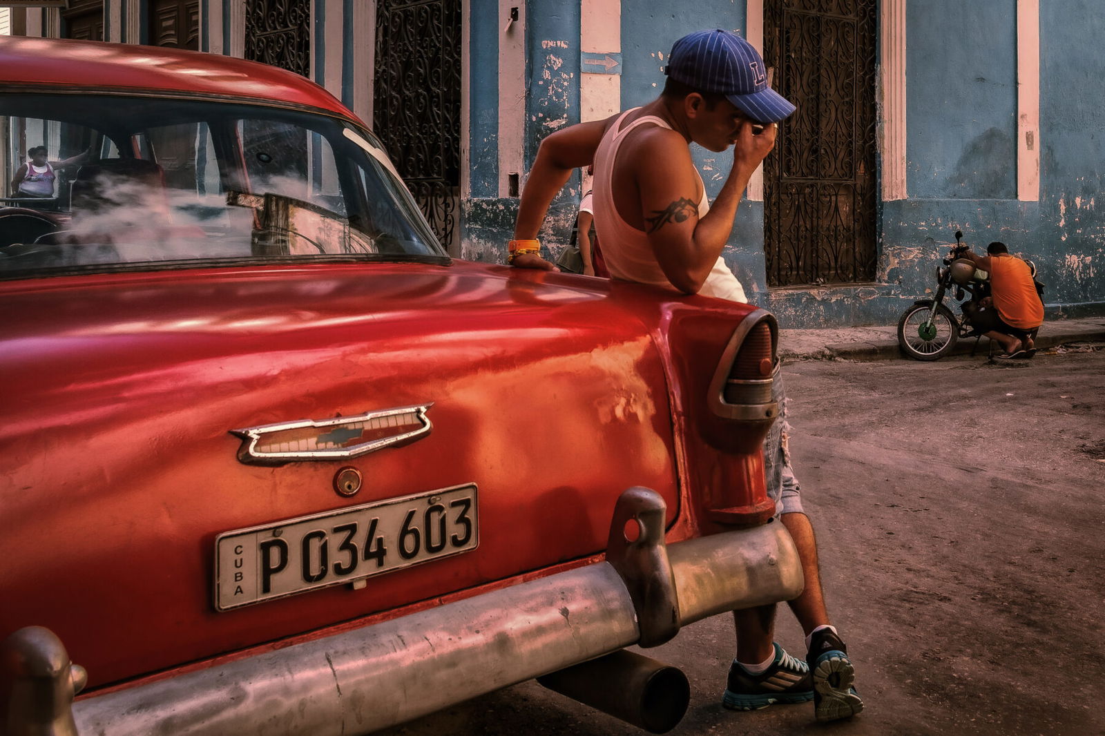 color street photo of Havana, Cuba by Andreas Bauer