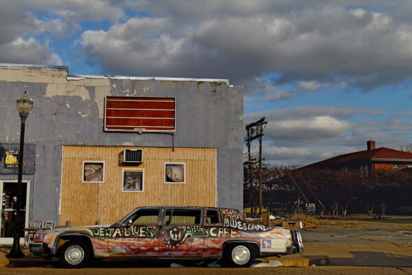 Color photography by Thomas Hoepker, old car, usa