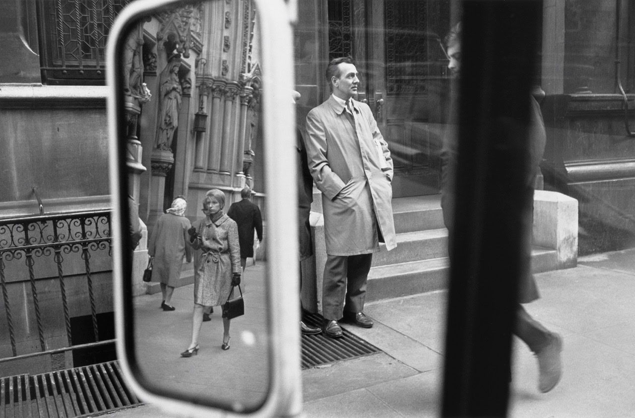 Black & white street photography by Lee Friedlander