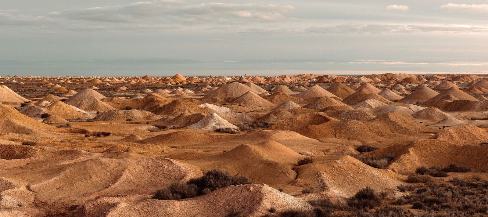 Documentary photography landscape of Australian desert by Mattia Panunzio