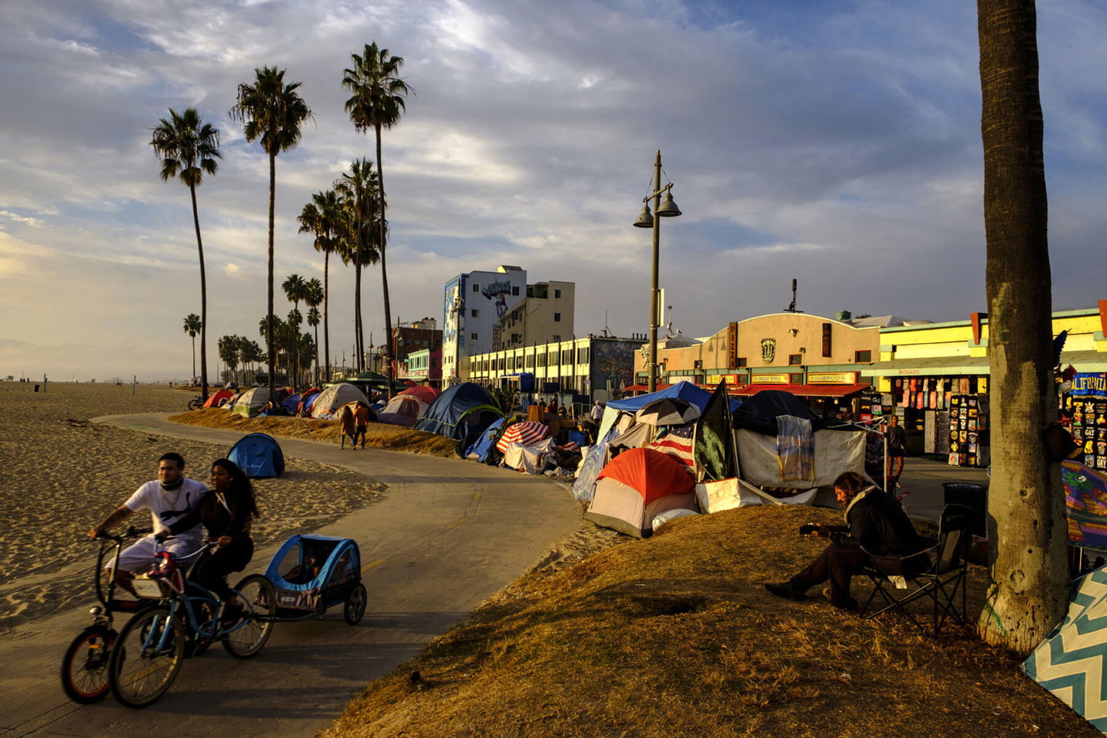 In the fall of 2020, Venice Beach became an encampment during the lockdown period as homeless people pitched tents along the famous boardwalk