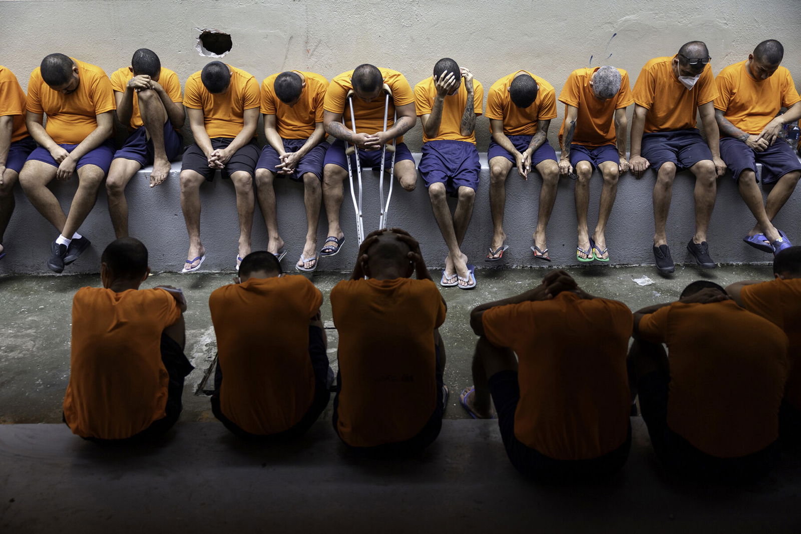 Photo of prisoners in the yard at Litoral Penitentiary, the largest prison in the country. Outskirts of Guayaquil, Ecuador