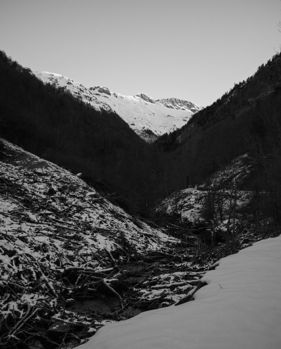 B&W photography by Juan Miguel Ramírez-Suassi. Mountains