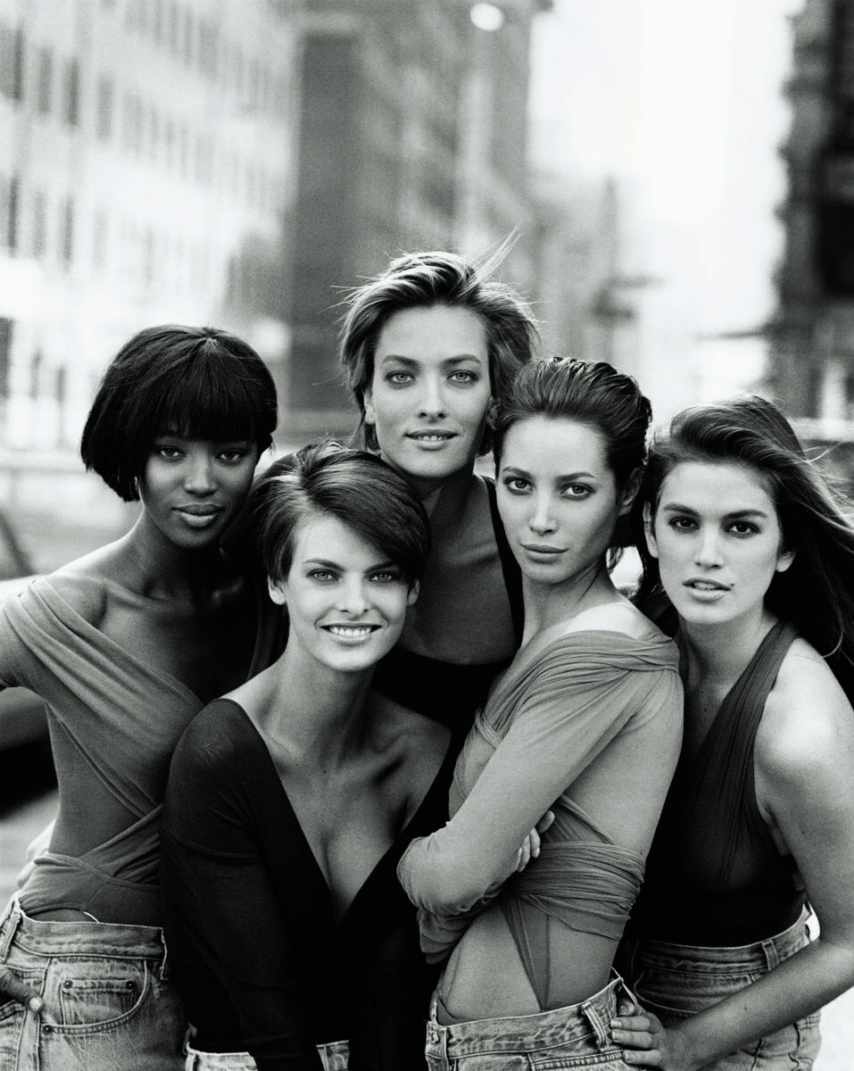 Black and white fashion photography by Peter Lindbergh. Portrait of Naomi Campbell, Cindy Crawford, Linda Evangelista, Tatjana Patitz and Christy Turlington