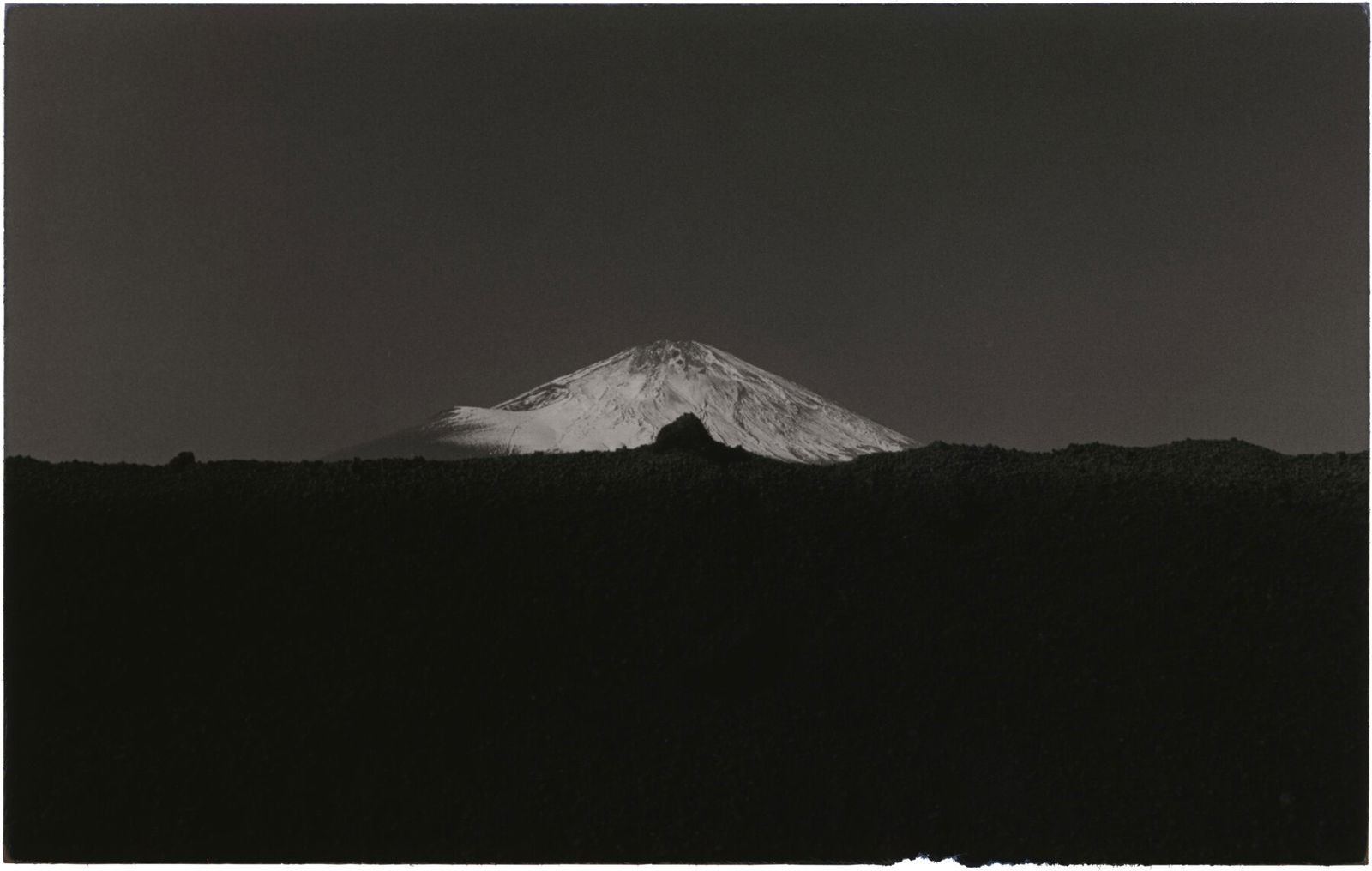 B&W photo of Mt.Fuji by Yamamoto Masao